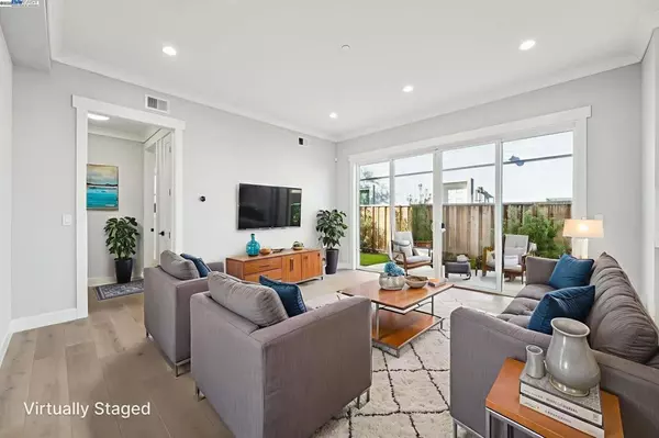 Newark, CA 94560,37282 Magnolia St