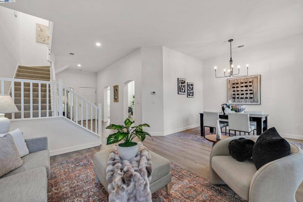 Pleasanton, CA 94588,5754 Belleza Dr