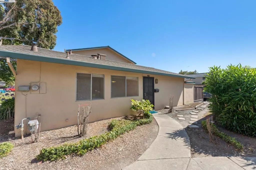 Hayward, CA 94545,27439 Ponderosa Ct