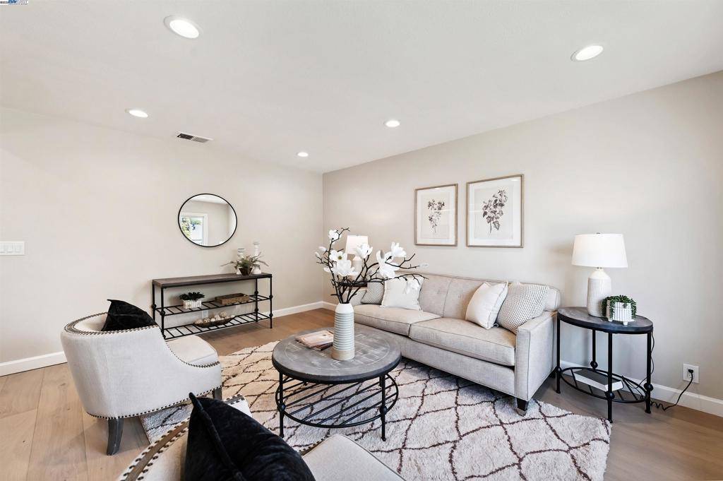 Pleasanton, CA 94588,4531 Harper Ct