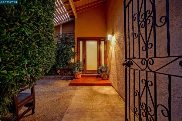 Martinez, CA 94553-5426,2218 Hidden Lakes Ct