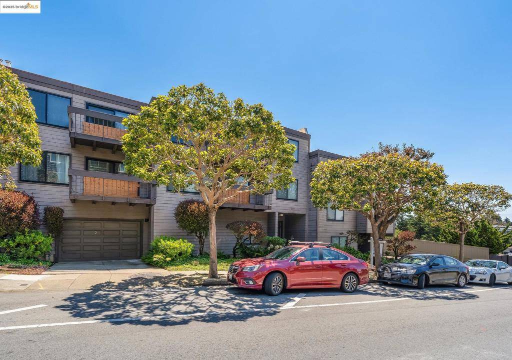 San Francisco, CA 94131,5177 Diamond Heights BLVD #APT 114