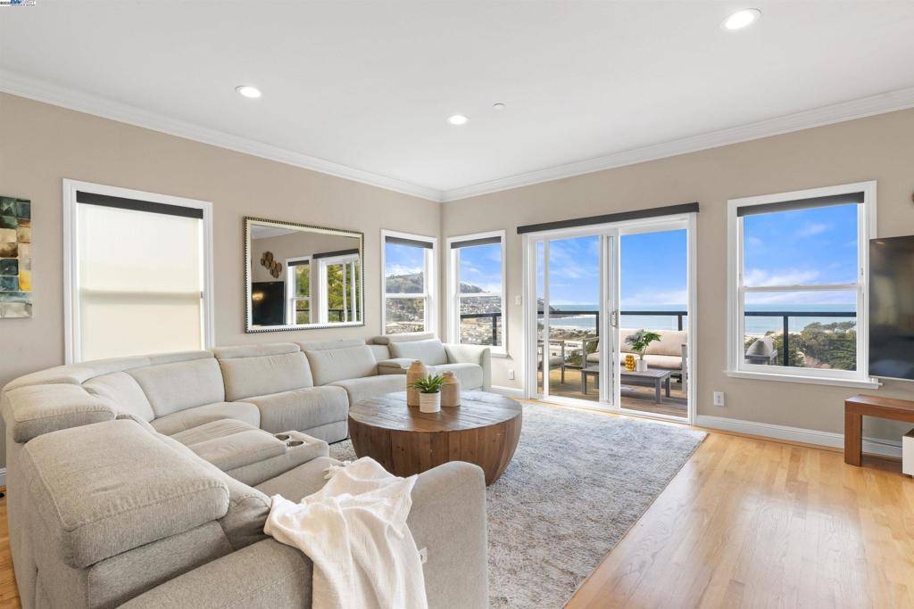Pacifica, CA 94044,674 Corona Dr