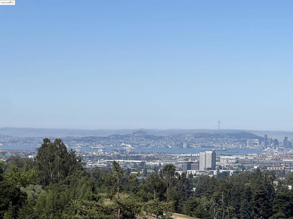 Oakland, CA 94611,82 Wilding Ln