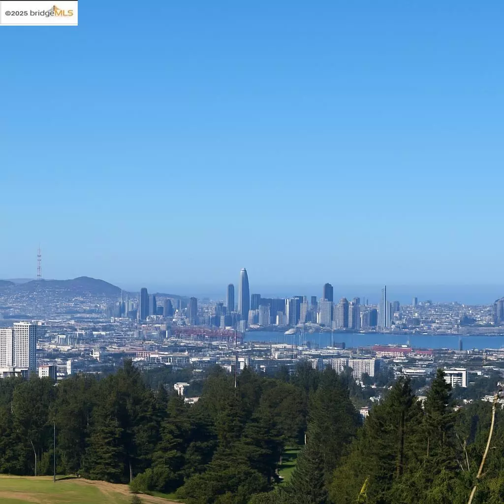 Oakland, CA 94611,82 Wilding Ln