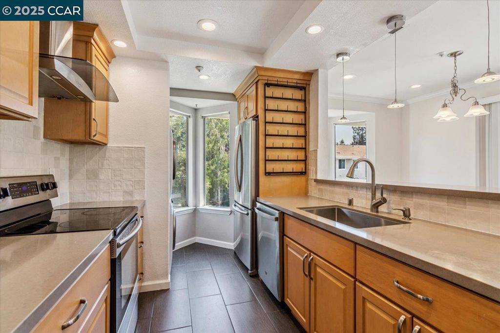 2607 Oak Rd #F, Walnut Creek, CA 94597