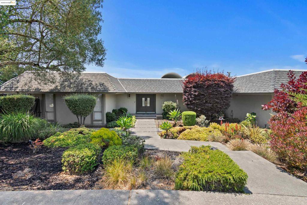 15 Bell Waver Way, Oakland, CA 94619
