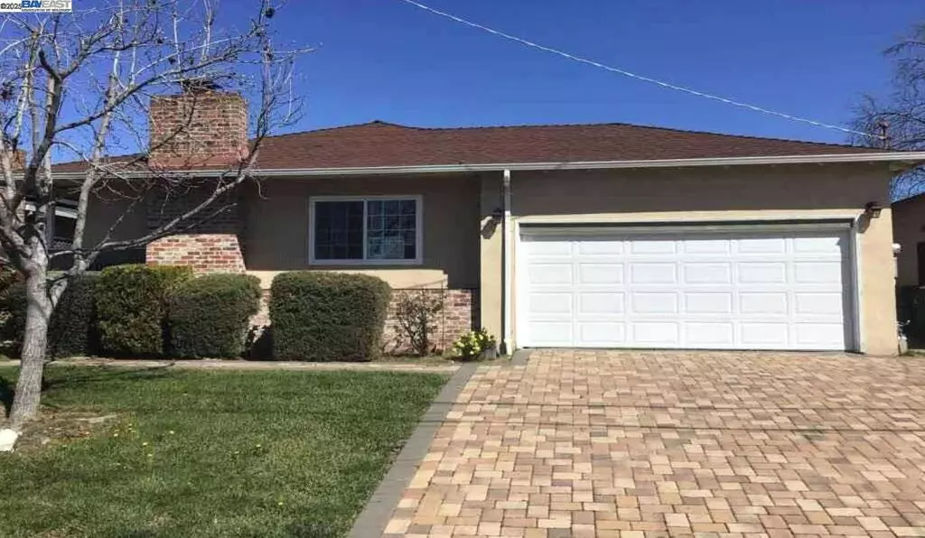 3086 Greenview Dr, Castro Valley, CA 94546