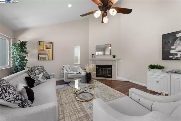 Pleasanton, CA 94566,318 Lone Oak Dr