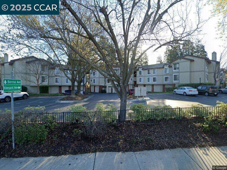 3452 Smoketree Commons Dr, Pleasanton, CA 94566