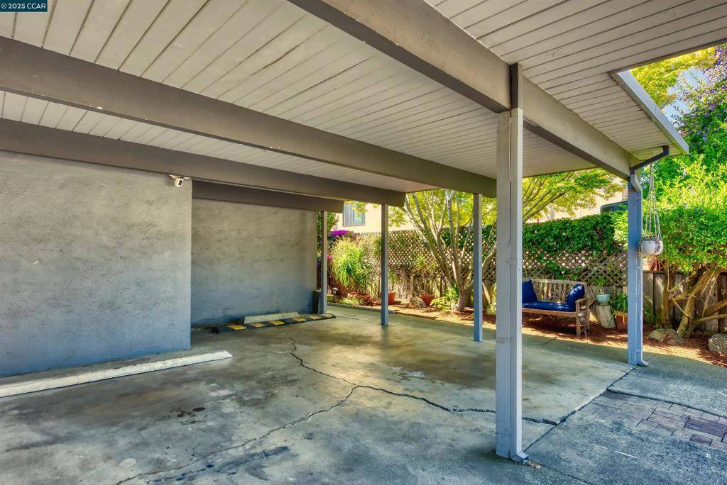 Oakland, CA 94601,2416 Kingsland Ave
