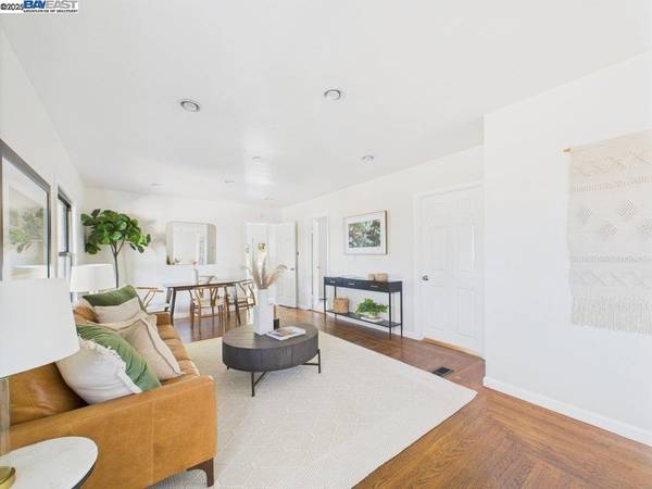Oakland, CA 94619,4418 Virginia Ave