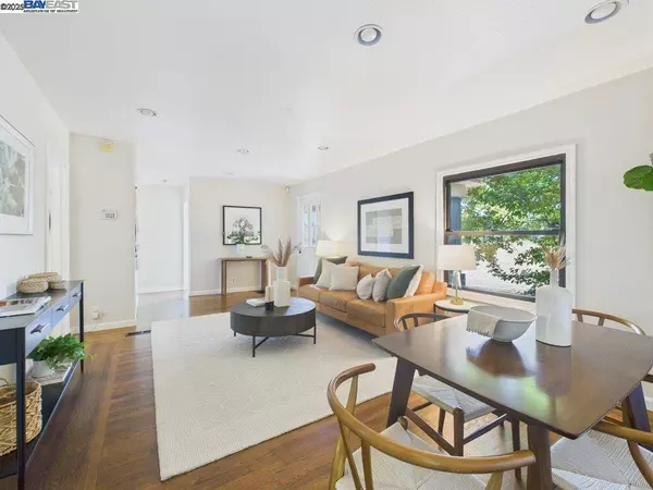 Oakland, CA 94619,4418 Virginia Ave