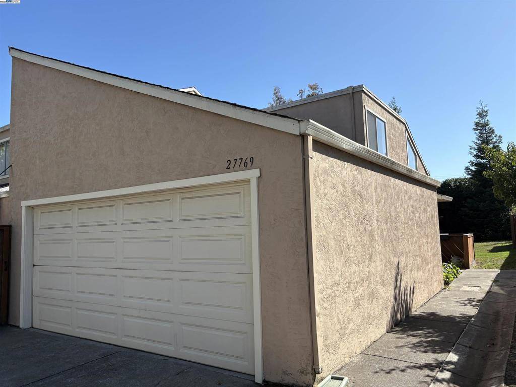 Hayward, CA 94544,27769 Pistachio CT.