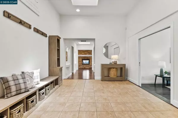 Martinez, CA 94553,2058 Marazzani Dr