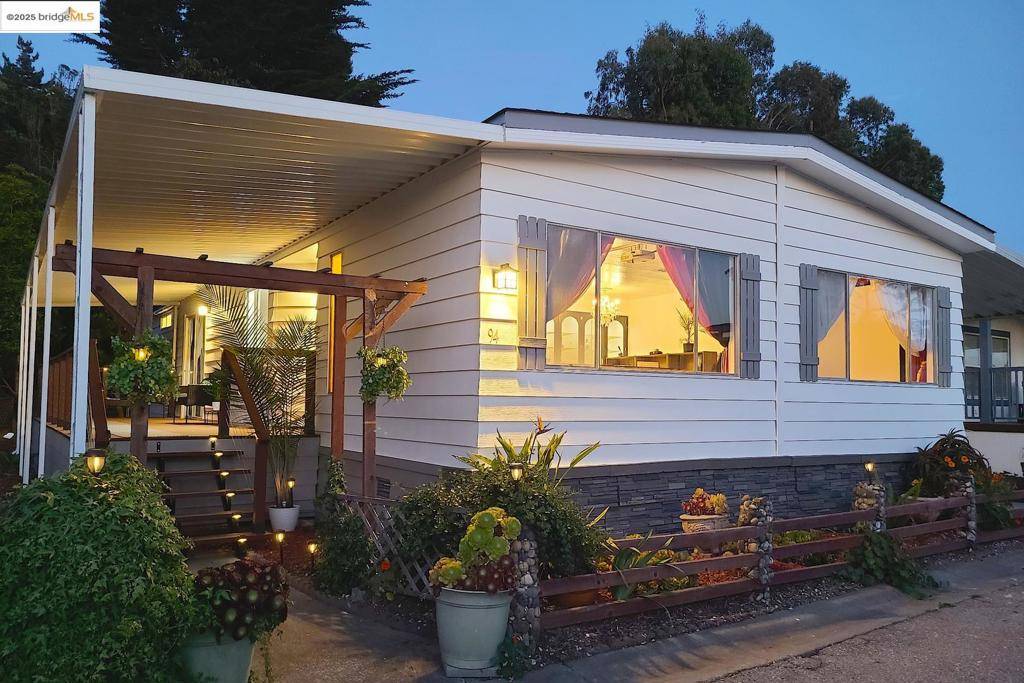 Daly City, CA 94014,94 Shelter Ln