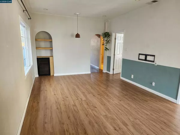 Oakland, CA 94606,1920 E 24th St