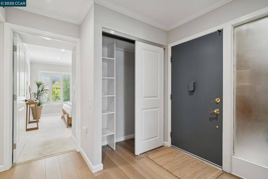 Walnut Creek, CA 94595,1150 Canyonwood Court #4
