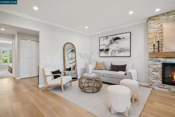 Walnut Creek, CA 94595,1150 Canyonwood Court #4