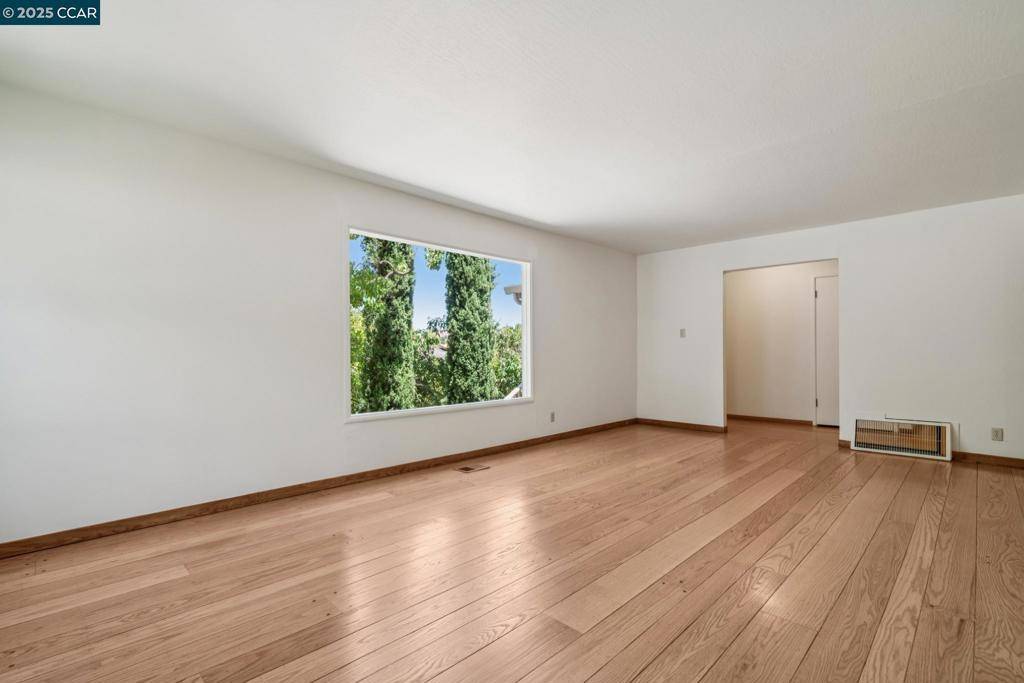 Martinez, CA 94553,3881 Saint Marys St