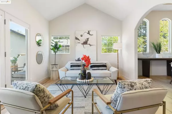 50 Pine Hills Ct, Oakland, CA 94611