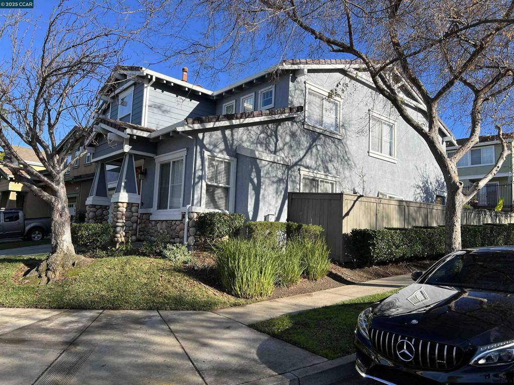 Hercules, CA 94547,100 Copper Beech Gln