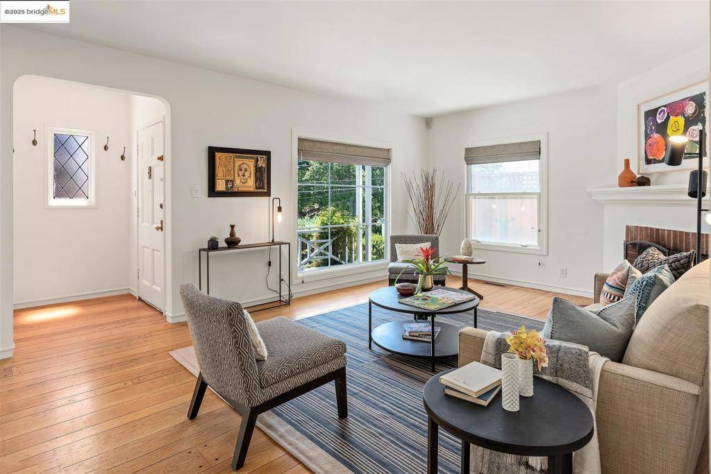Oakland, CA 94602,4007 Lyman Rd