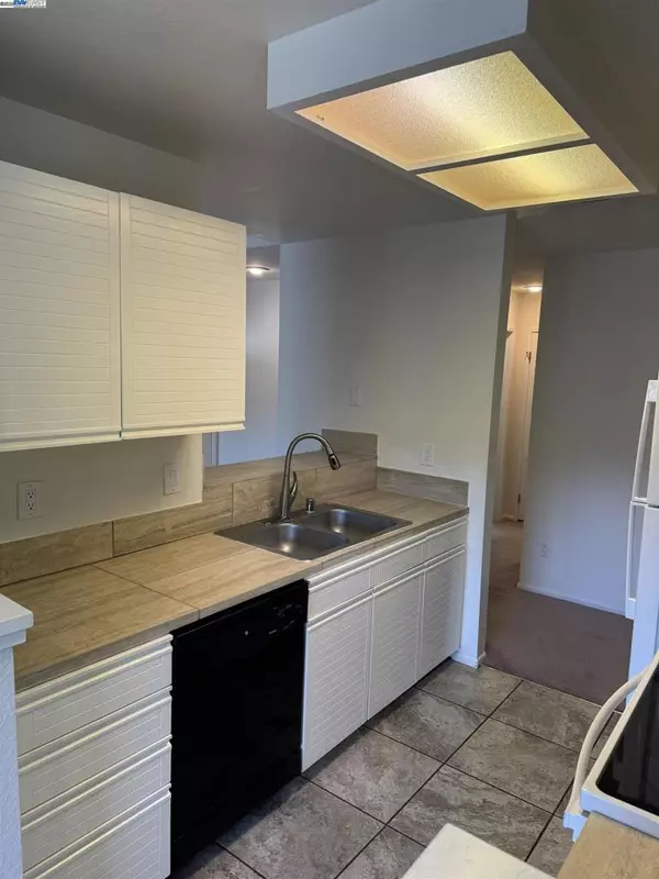 Pleasanton, CA 94588,8145 Mountain View Dr