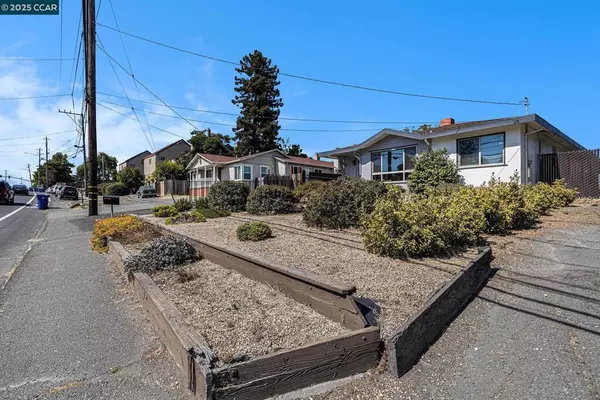 El Sobrante, CA 94803,876 Appian Way