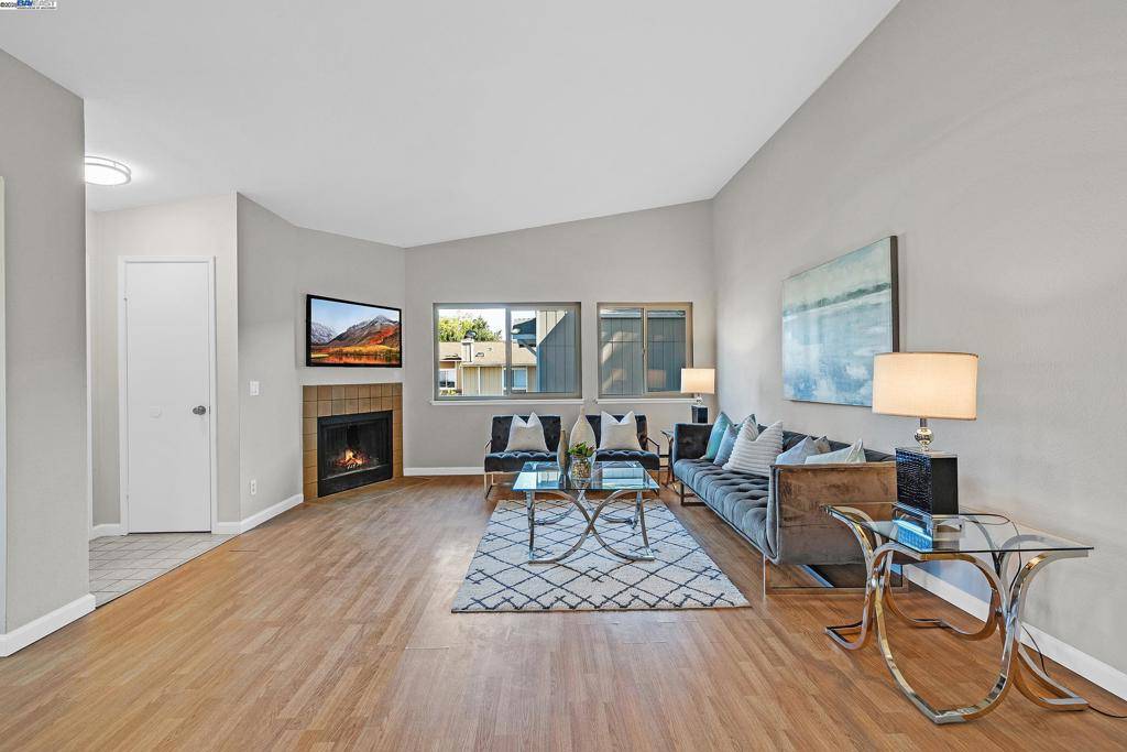 Hayward, CA 94544,28325 Winn Ct #2