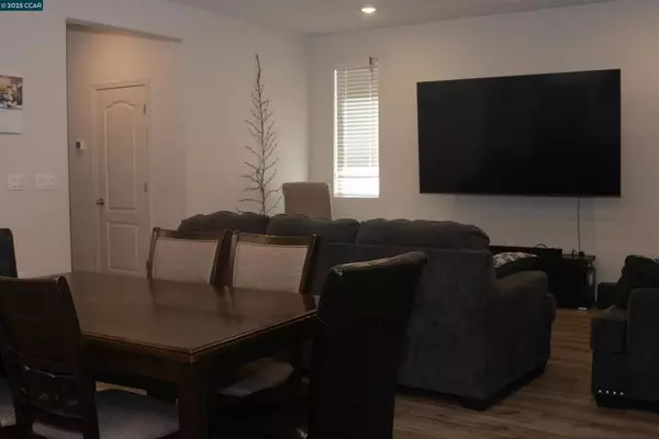 Oakley, CA 94561,876 Diamante Way