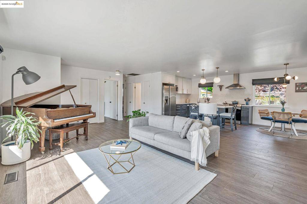 Concord, CA 94521,1376 Rosal Ln