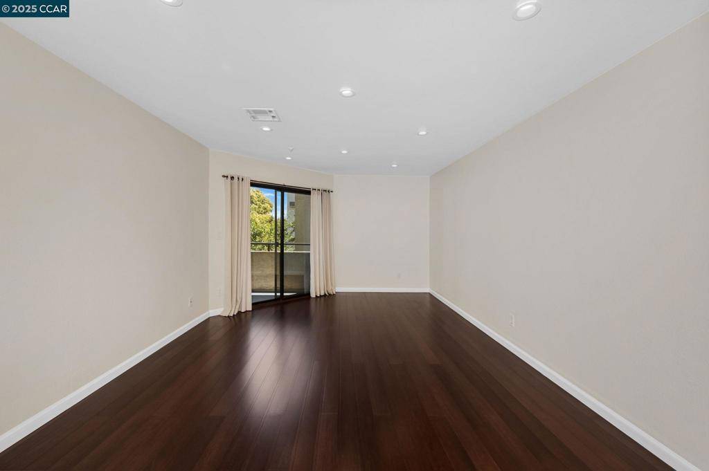 Walnut Creek, CA 94596,1201 Alta Vista Dr #208