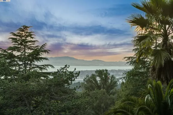 Oakland, CA 94605,441 FOX HILLS COURT