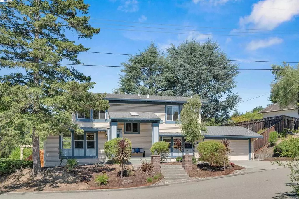 Castro Valley, CA 94552,5582 Trailside Ct