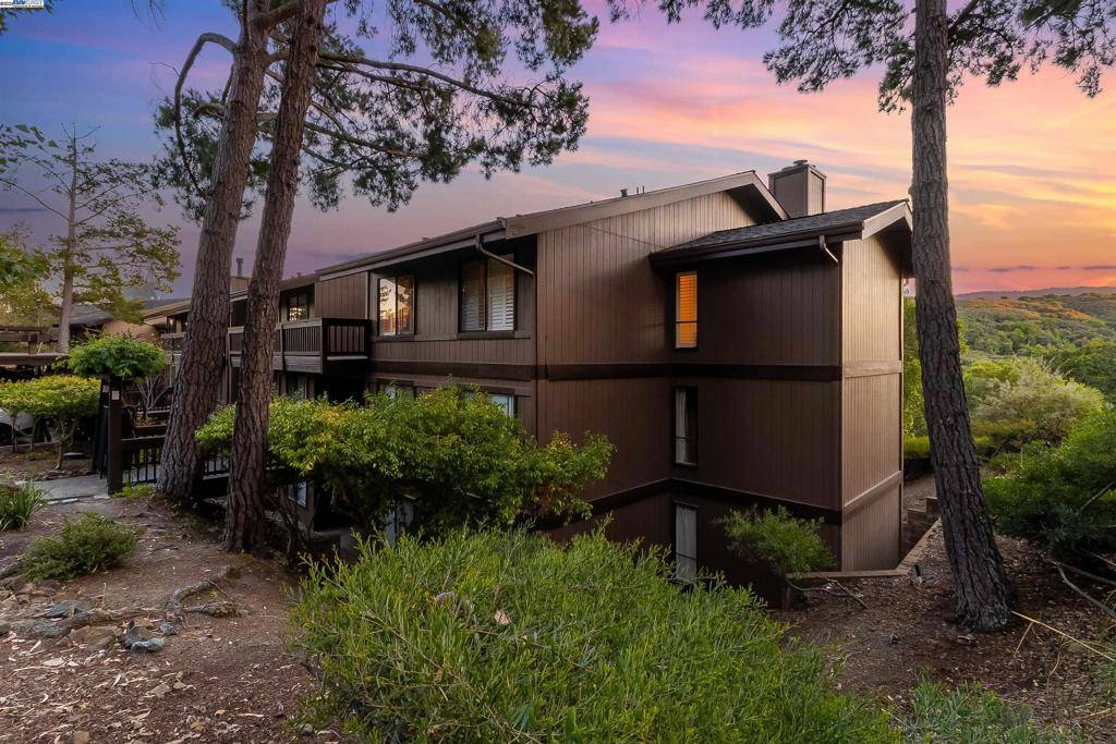 San Carlos, CA 94070,3387 Brittan Ave #9