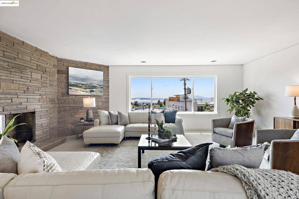 1519 Oxford Street #L, Berkeley, CA 94709-1542