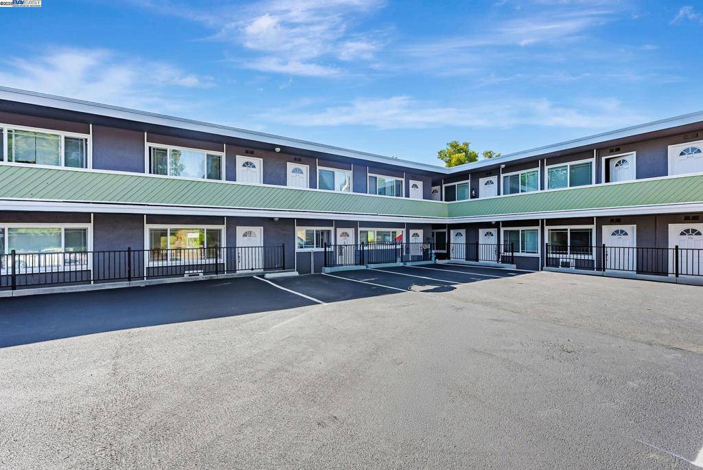 1180 Saranap Ave, Walnut Creek, CA 94595