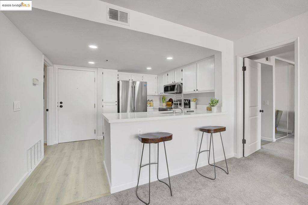 Albany, CA 94706,545 Pierce St #2410