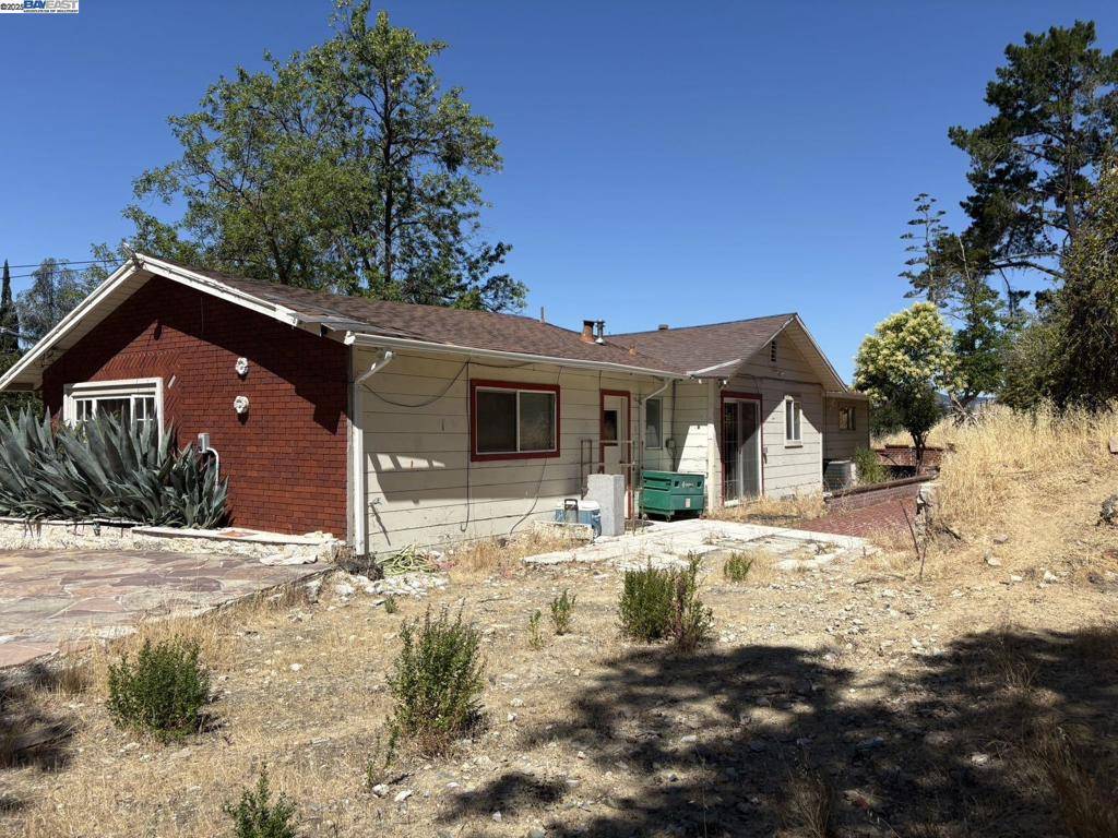 82 El Camino Corto, Walnut Creek, CA 94596