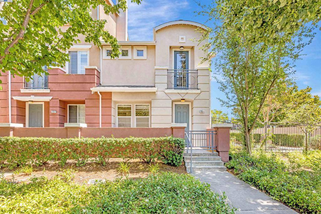722 City Walk Pl #1, Hayward, CA 94541
