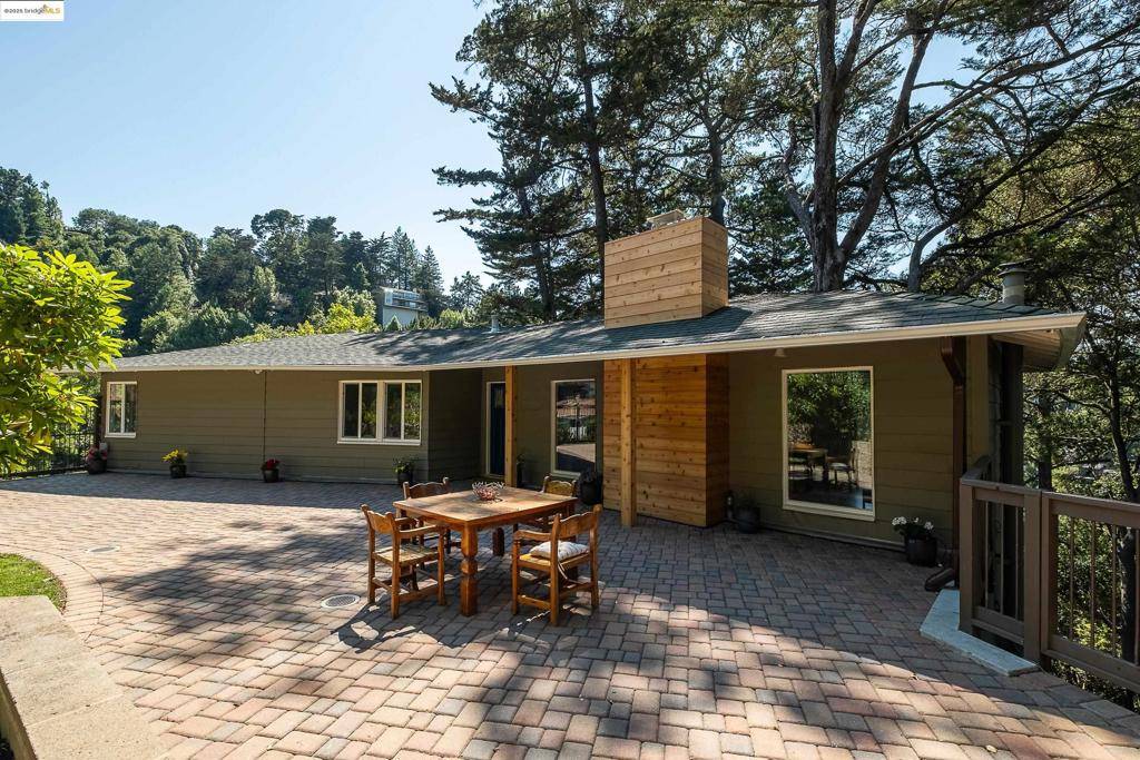 6537 Aitken Dr, Oakland, CA 94611