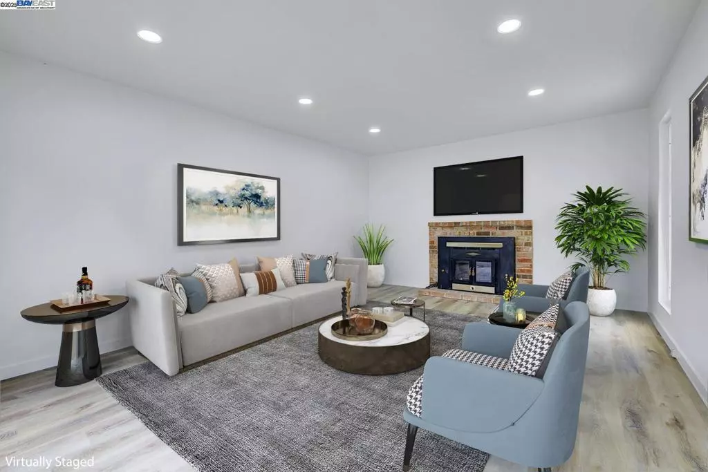 Fremont, CA 94536,37690 Los Arboles Dr
