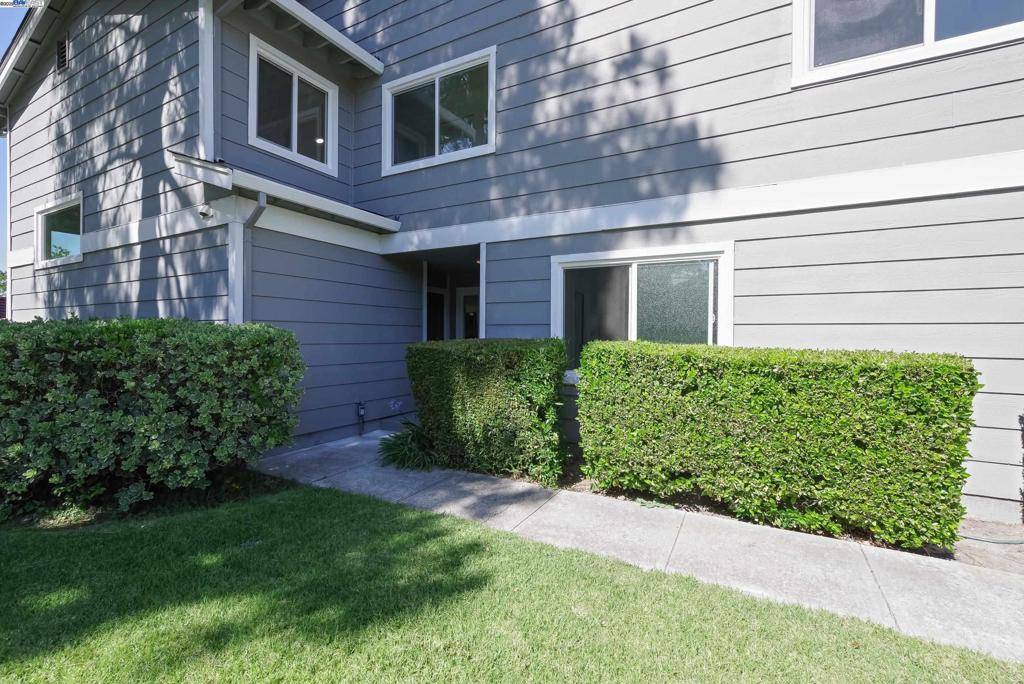 Walnut Creek, CA 94597,498 Via Royal