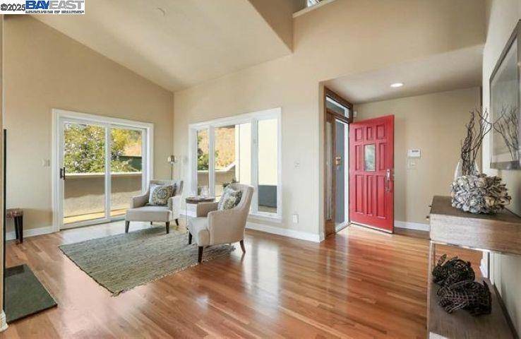 Oakland, CA 94618,1838 Grand View Dr
