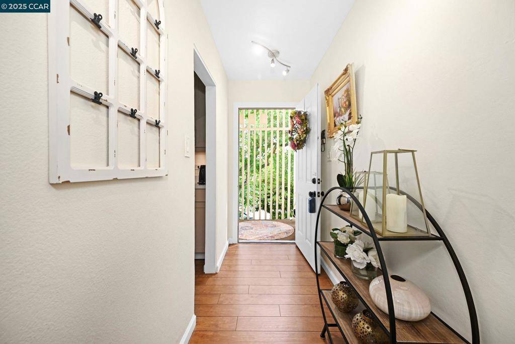 Pleasant Hill, CA 94523,2180 Geary Rd #20