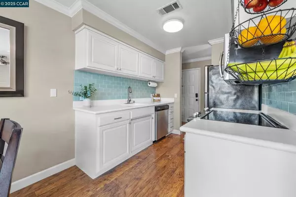 Concord, CA 94518,825 Oak Grove Rd #62