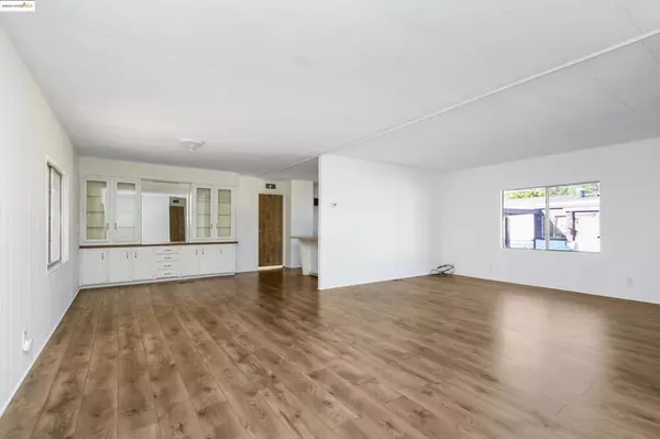 Vallejo, CA 94590,123 Phyllis Ct