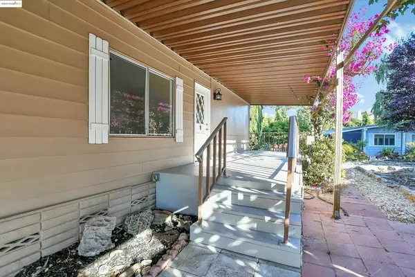 Vallejo, CA 94590,123 Phyllis Ct