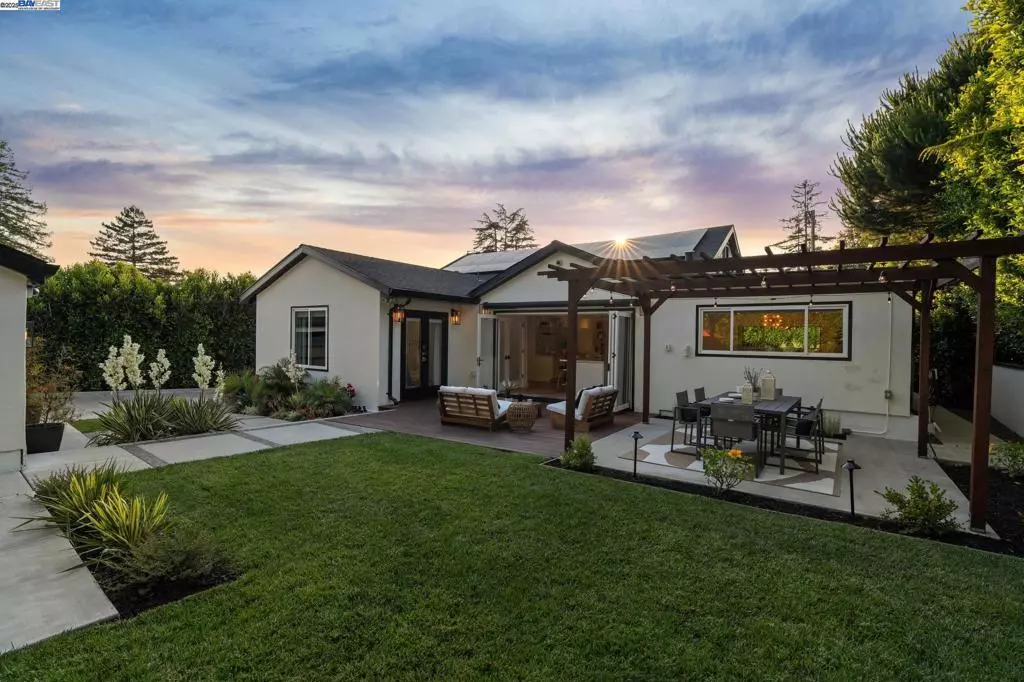 Oakland, CA 94618,5850 AMY DRIVE